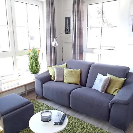 Exklusives Penthouse Mit Dachterrasse, Hochwertig Ausgestatteter Küche Mit Dampfgarer, Inklusive 2 Stellplätze Und Fahrradgarage *