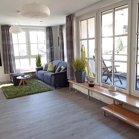 Apartamento Exklusives Penthouse Mit Dachterrasse, Hochwertig Ausgestatteter Küche Mit Dampfgarer, Inklusive 2 Stellplätze Und Fahrradgarage Kulmbach