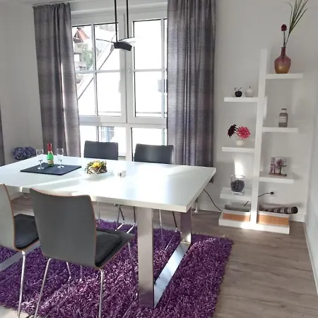 Exklusives Penthouse Mit Dachterrasse, Hochwertig Ausgestatteter Küche Mit Dampfgarer, Inklusive 2 Stellplätze Und Fahrradgarage Apartamento Kulmbach