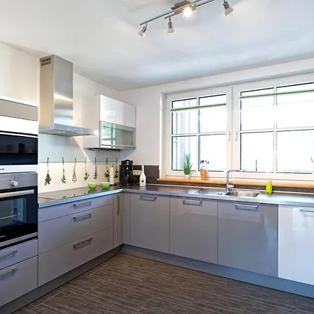Apartamento Exklusives Penthouse Mit Dachterrasse, Hochwertig Ausgestatteter Küche Mit Dampfgarer, Inklusive 2 Stellplätze Und Fahrradgarage *