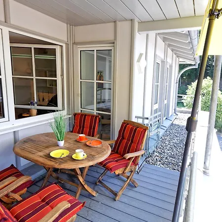 Exklusives Penthouse Mit Dachterrasse, Hochwertig Ausgestatteter Küche Mit Dampfgarer, Inklusive 2 Stellplätze Und Fahrradgarage *