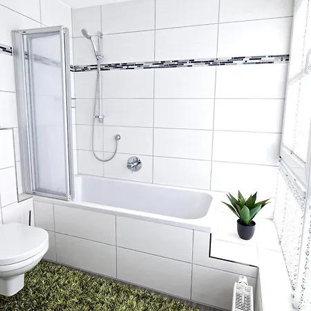 Exklusives Penthouse Mit Dachterrasse, Hochwertig Ausgestatteter Küche Mit Dampfgarer, Inklusive 2 Stellplätze Und Fahrradgarage Apartamento Kulmbach
