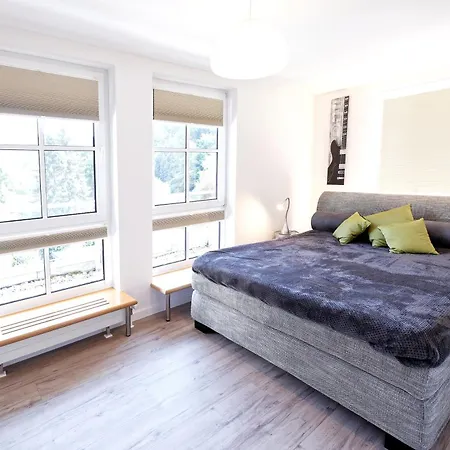 Exklusives Penthouse Mit Dachterrasse, Hochwertig Ausgestatteter Küche Mit Dampfgarer, Inklusive 2 Stellplätze Und Fahrradgarage Apartamento