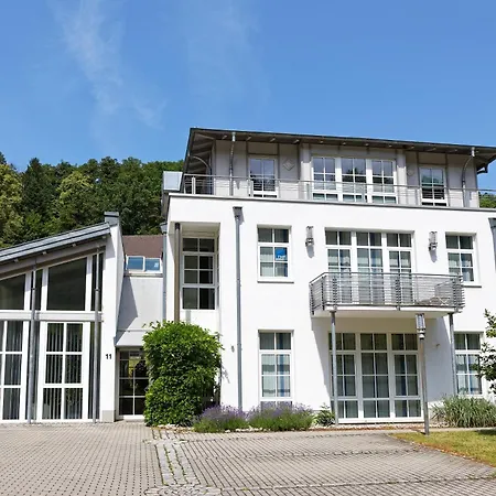 Exklusives Penthouse Mit Dachterrasse, Hochwertig Ausgestatteter Küche Mit Dampfgarer, Inklusive 2 Stellplätze Und Fahrradgarage * Kulmbach