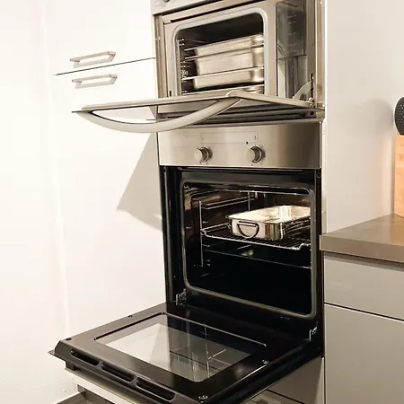 Exklusives Penthouse Mit Dachterrasse, Hochwertig Ausgestatteter Küche Mit Dampfgarer, Inklusive 2 Stellplätze Und Fahrradgarage Apartamento Kulmbach