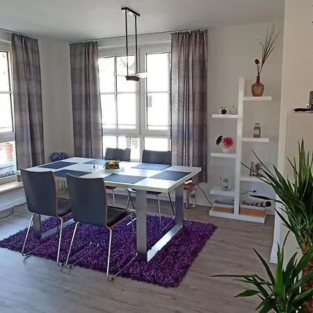 Grosszuegiges Helles Penthouse -komplette Etage- Mit Balkon Und Stellplatz In Ruhiger Lage