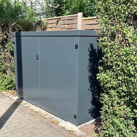 아파트 Exklusives Penthouse Mit Dachterrasse, Hochwertig Ausgestatteter Kueche Mit Dampfgarer, Inklusive 2 Stellplaetze Und Fahrradgarage 쿨름바흐