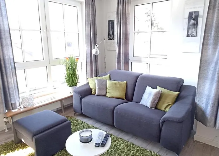 Exklusives Penthouse Mit Dachterrasse, Hochwertig Ausgestatteter Kueche Mit Dampfgarer, Inklusive 2 Stellplaetze Und Fahrradgarage *
