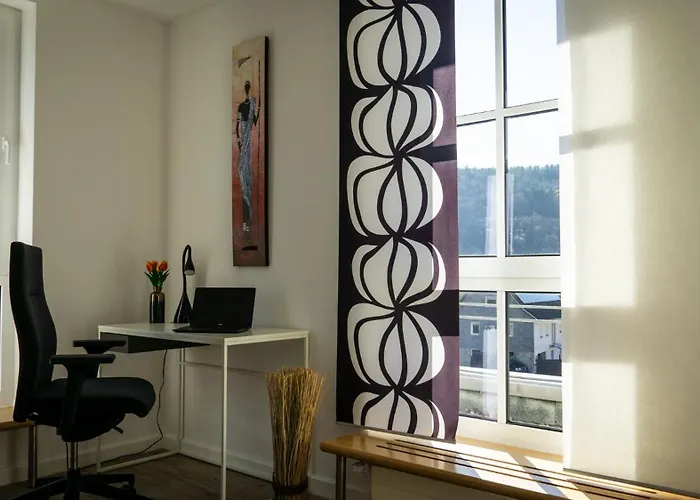 Exklusives Penthouse Mit Dachterrasse, Hochwertig Ausgestatteter Kueche Mit Dampfgarer, Inklusive 2 Stellplaetze Und Fahrradgarage *