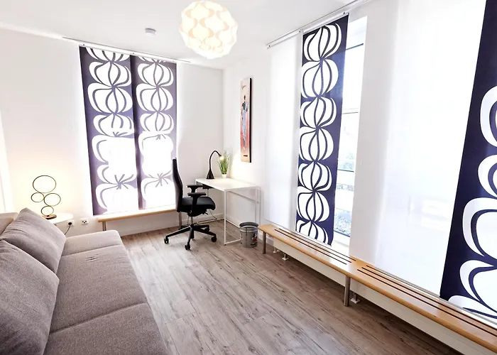 Exklusives Penthouse Mit Dachterrasse, Hochwertig Ausgestatteter Kueche Mit Dampfgarer, Inklusive 2 Stellplaetze Und Fahrradgarage Lejlighed Kulmbach