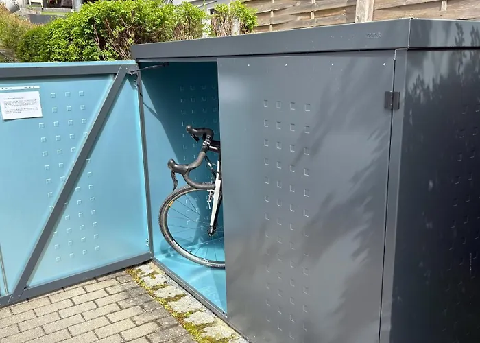 Lejlighed Exklusives Penthouse Mit Dachterrasse, Hochwertig Ausgestatteter Kueche Mit Dampfgarer, Inklusive 2 Stellplaetze Und Fahrradgarage